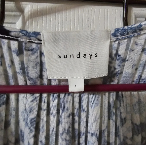 NWOT Sundays Floral Pleated Wrap Front V-Neck Jumpsuit, Stretchy Waist, Flowy. - Picture 12 of 13